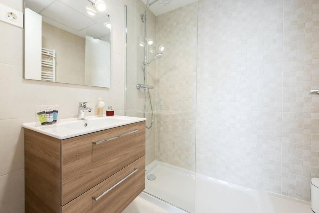 Chamberi Con Jardin C By Regalatemadrid Apartment Luaran gambar